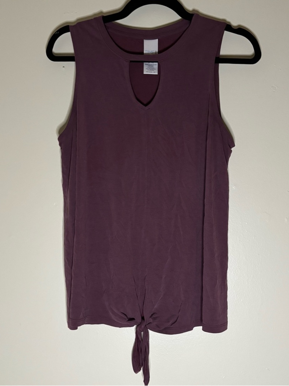 Time and Tru Sleeveless Tie‑Front Top Size M (8–10)